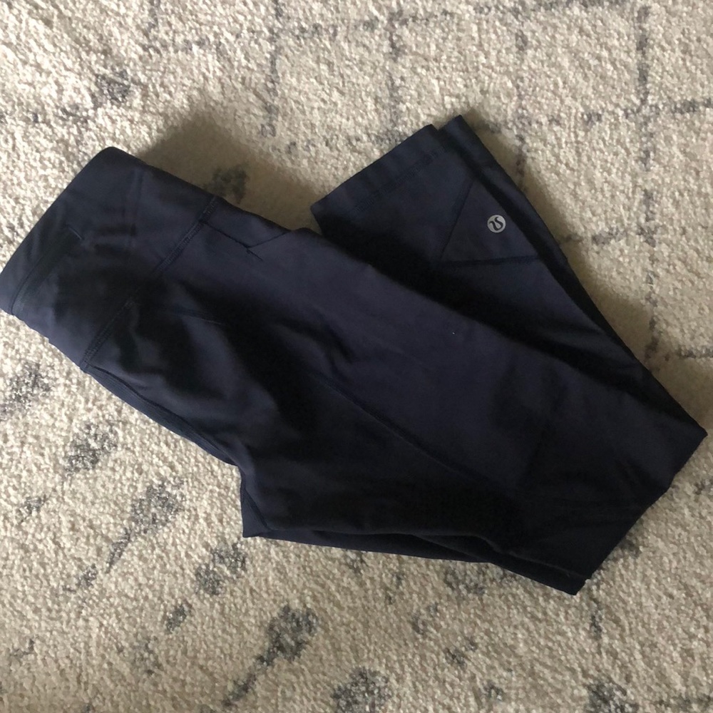 Lululemon pace rival crop